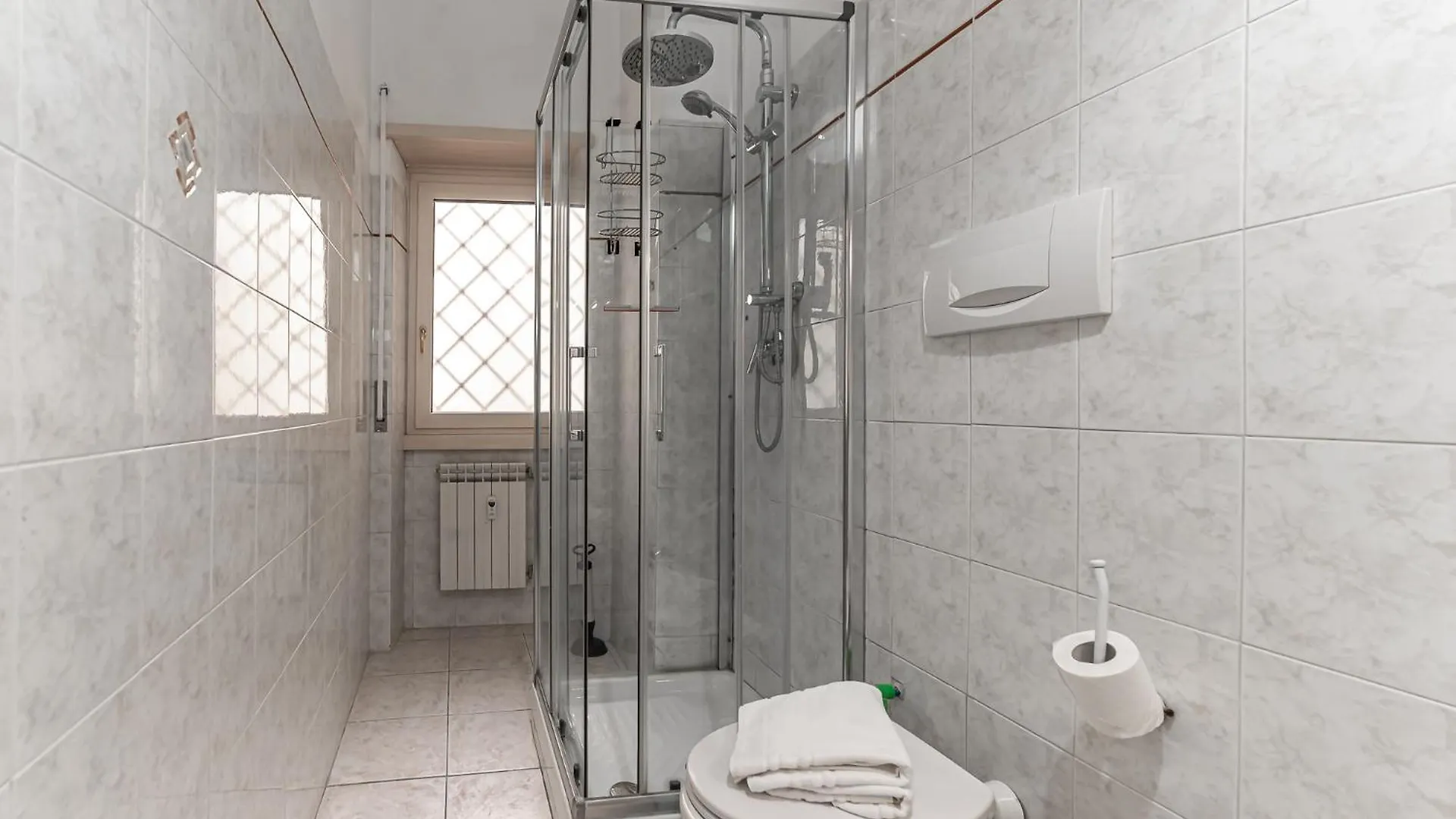 Vacanze Romane - Metro Teano & Wi-Fi Apartment