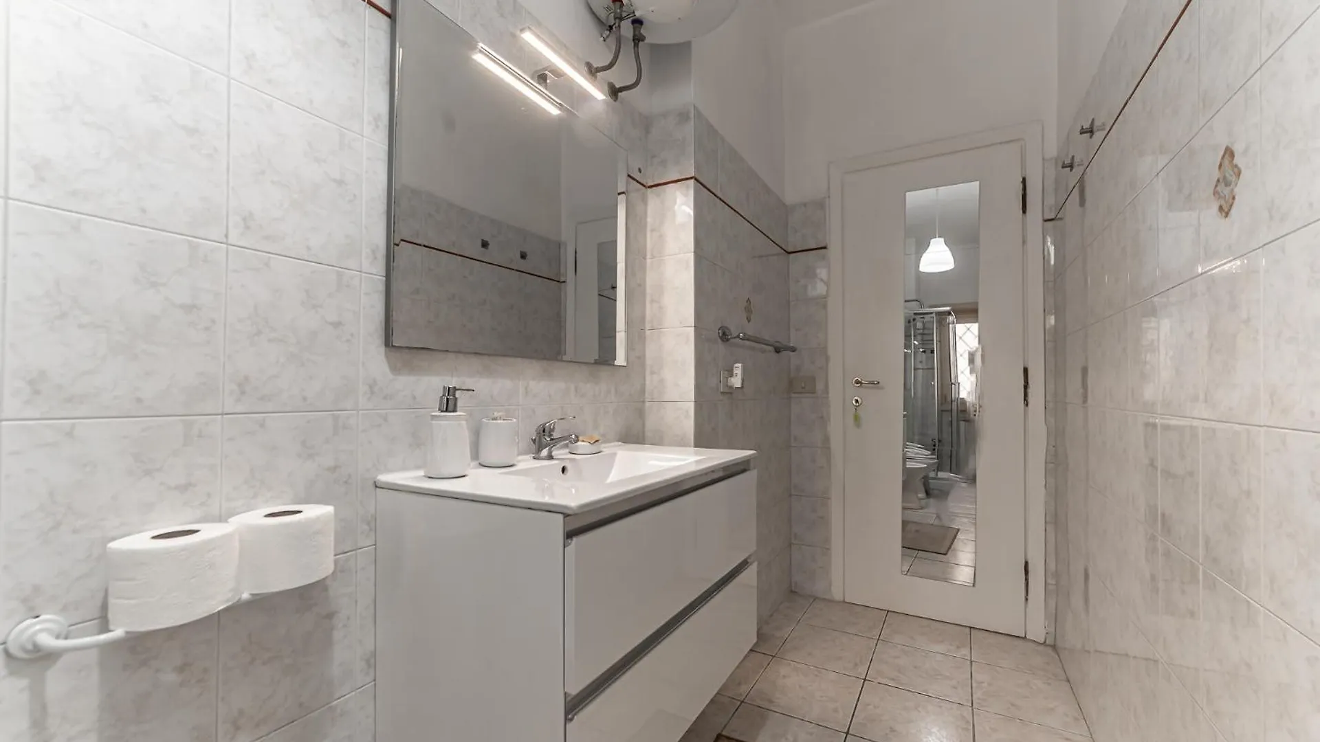 Vacanze Romane - Metro Teano & Wi-Fi Apartment 0*, Rome