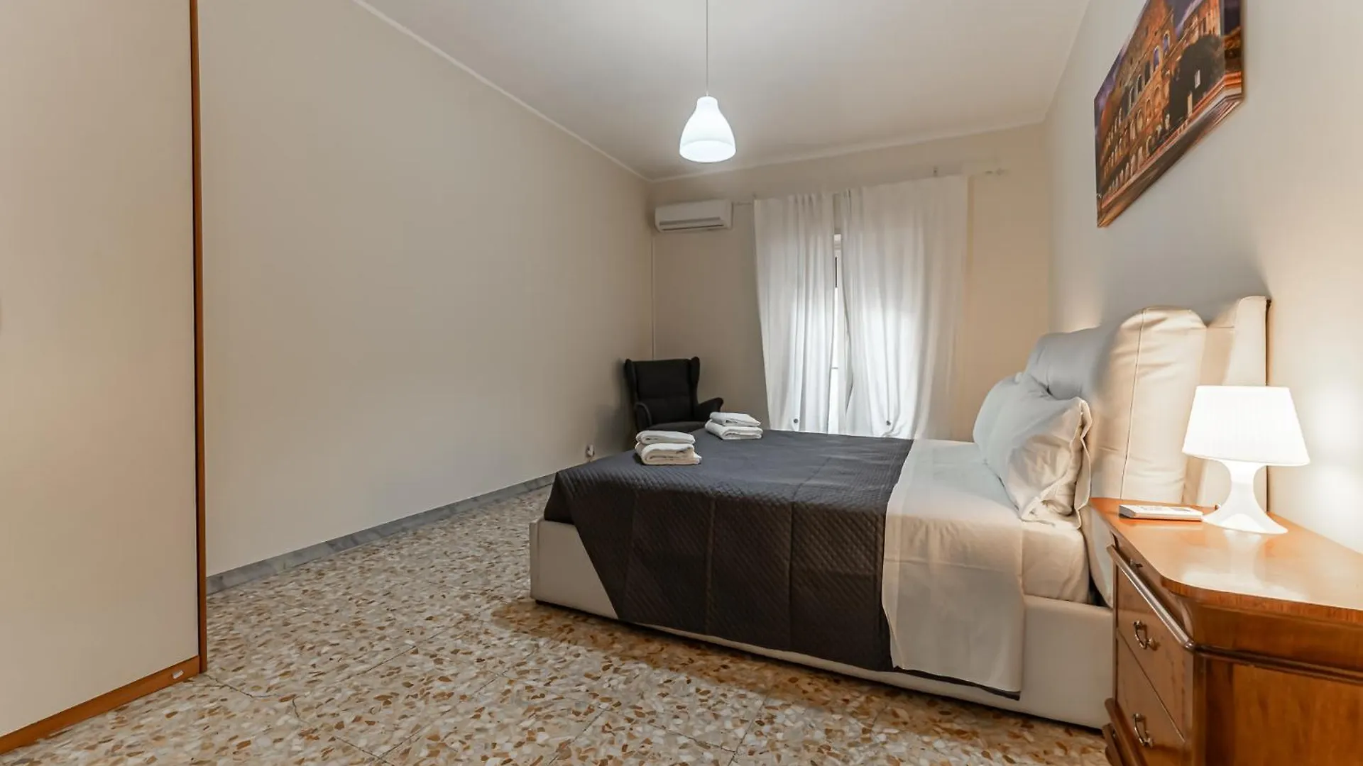 Vacanze Romane - Metro Teano & Wi-Fi Apartment 0*, Rome Italy
