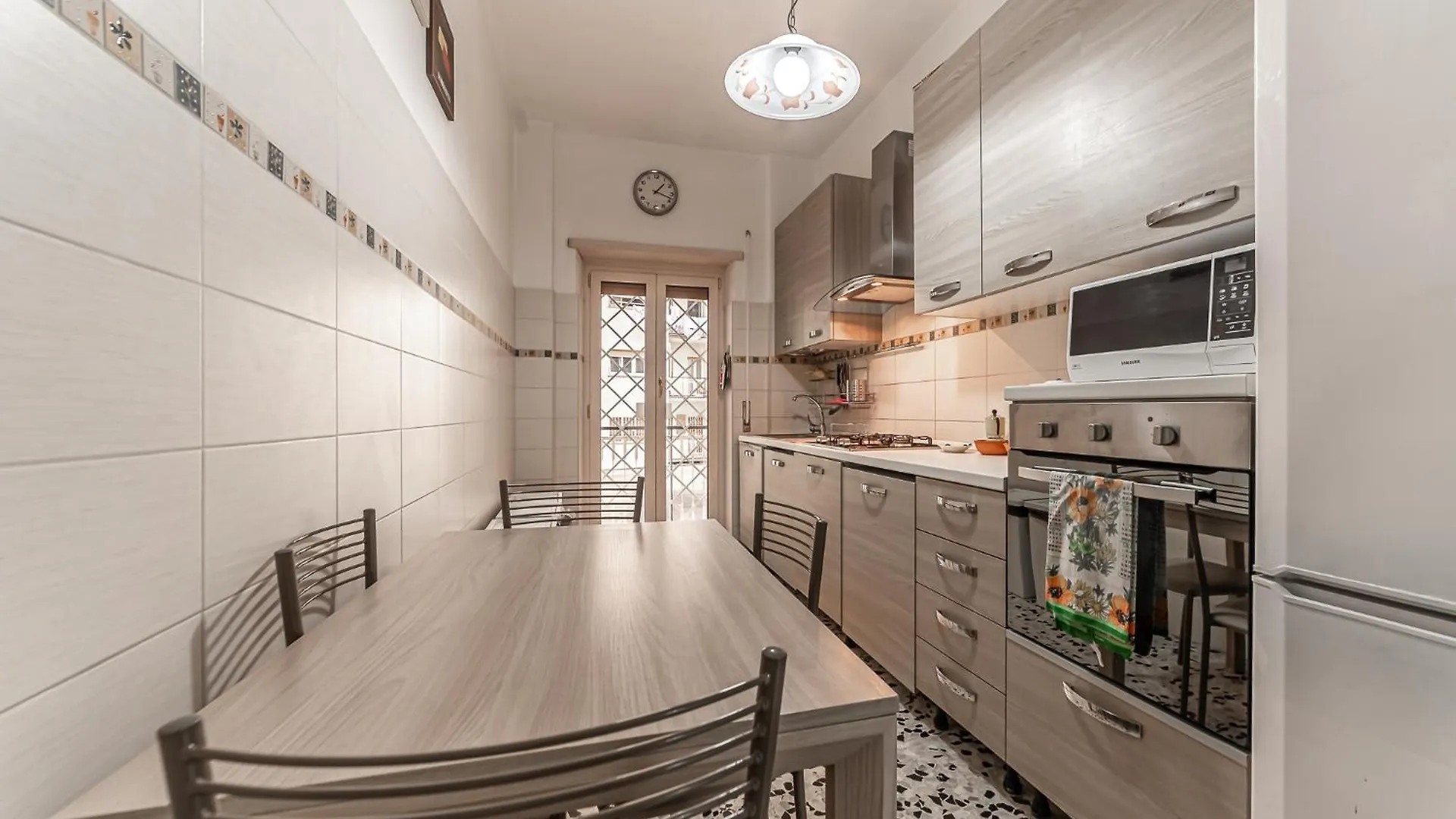 Vacanze Romane - Metro Teano & Wi-Fi Apartment Italy
