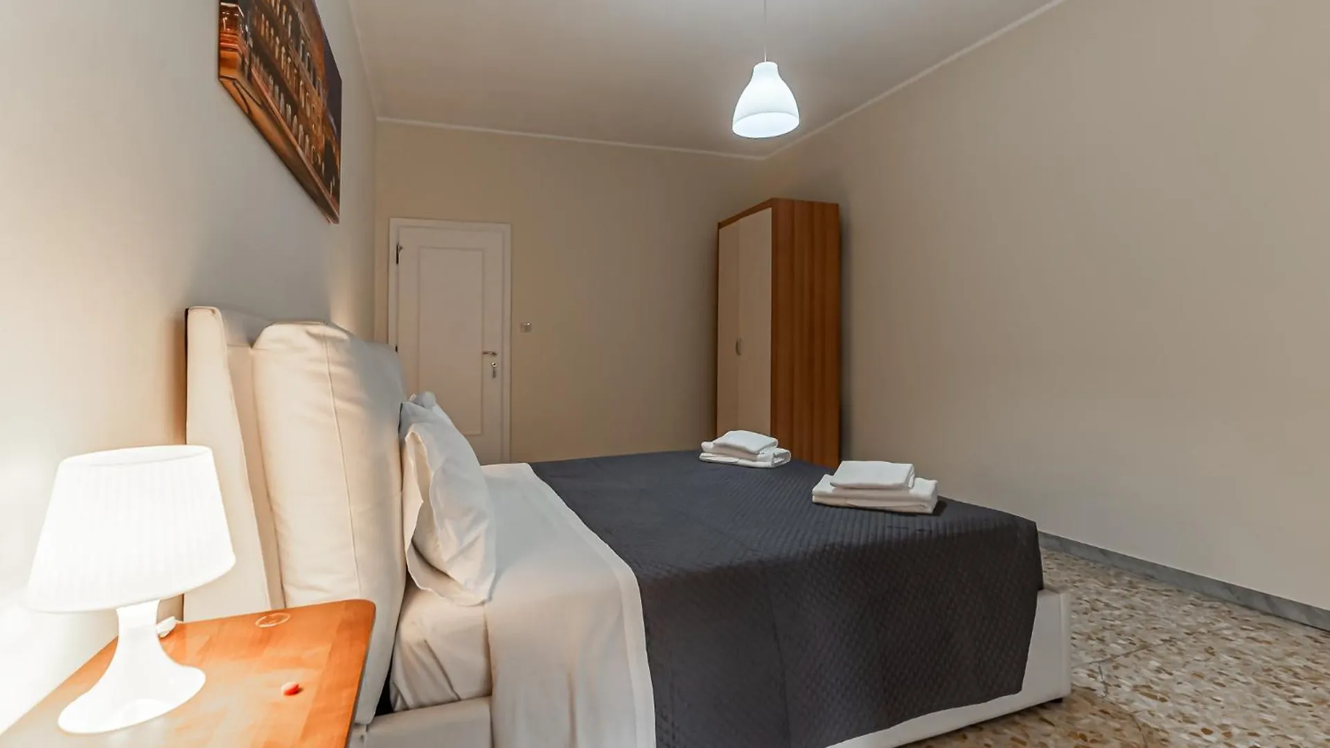 Vacanze Romane - Metro Teano & Wi-Fi Apartment