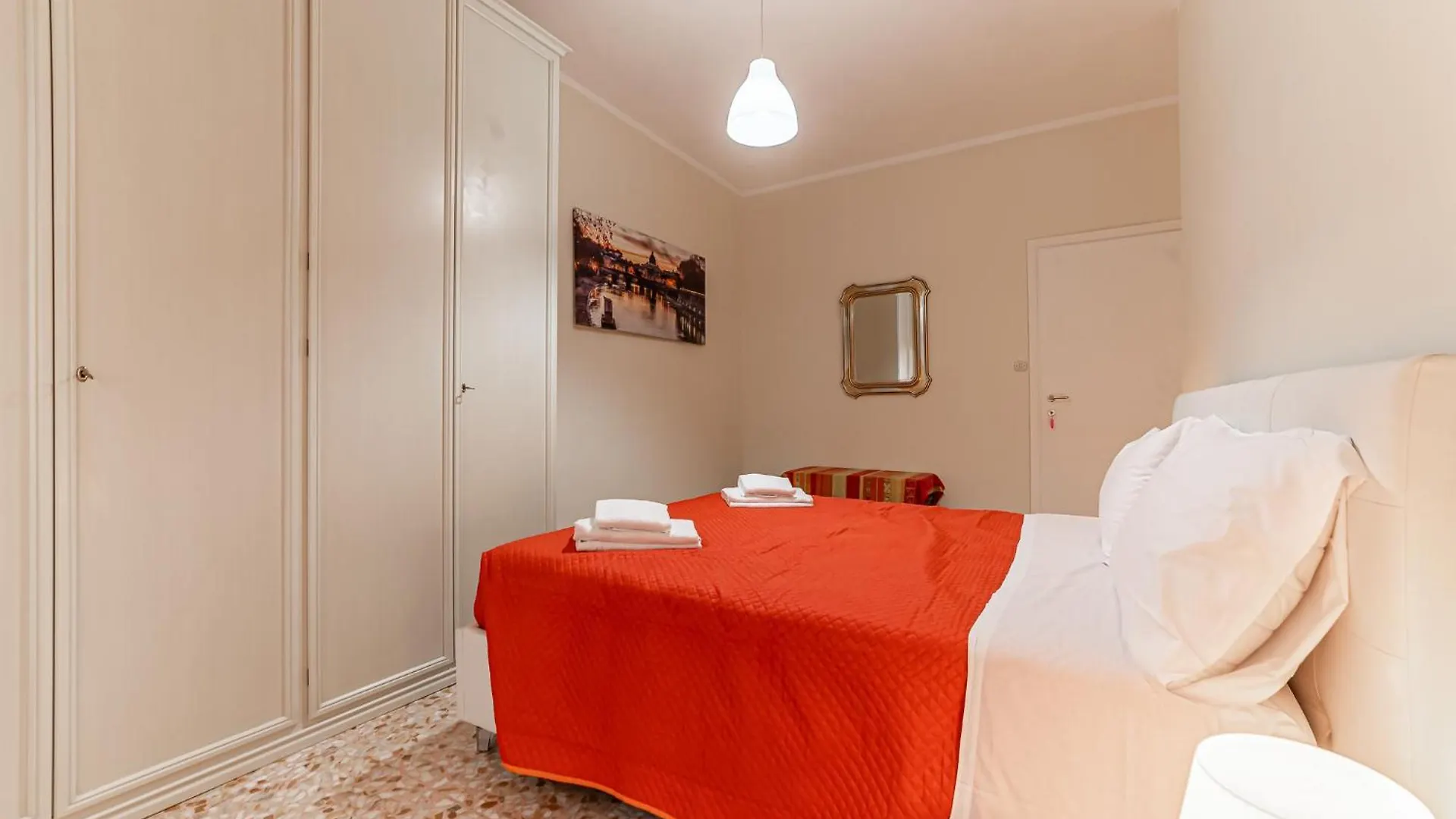 Vacanze Romane - Metro Teano & Wi-Fi Apartment